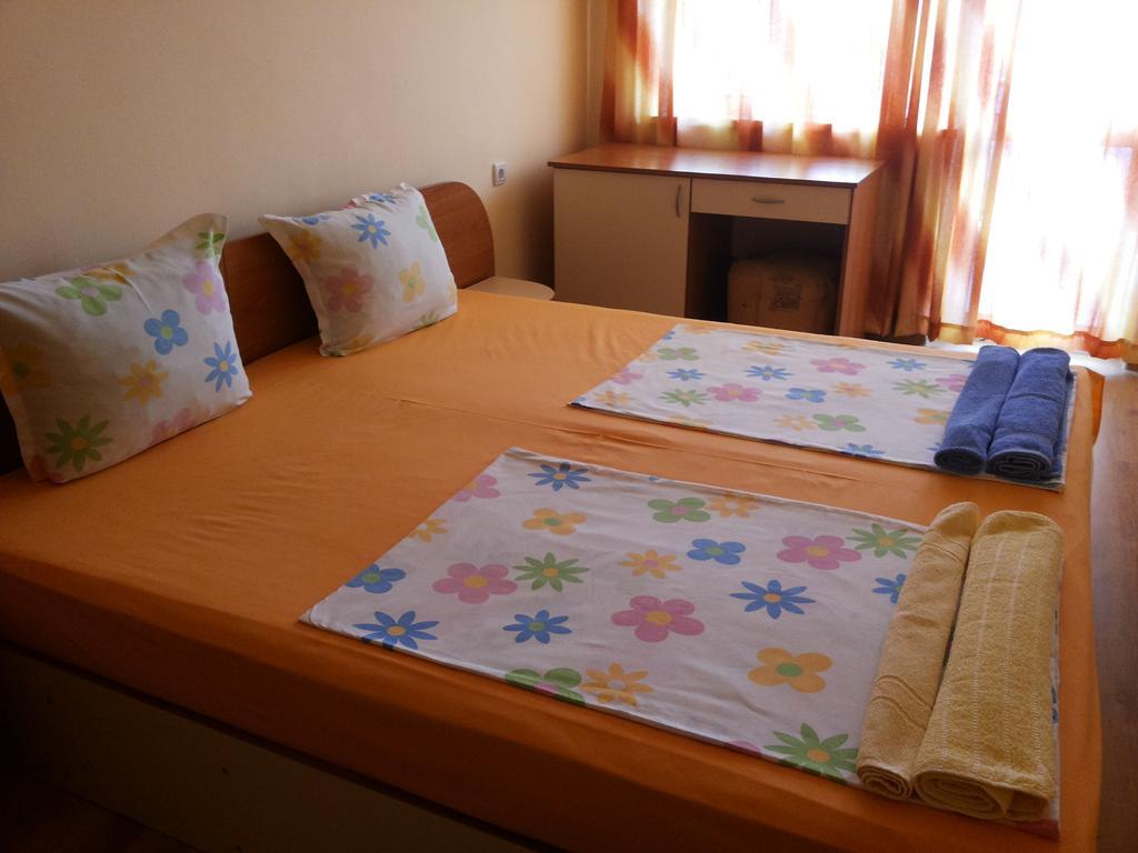 Ivanovi Guest House Primorsko Zimmer foto